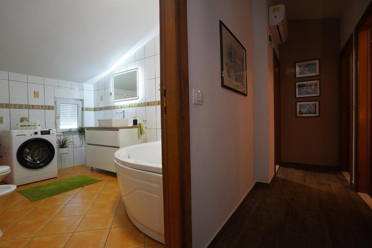 Villa Tago With Heated New Pool Kaštela المظهر الخارجي الصورة