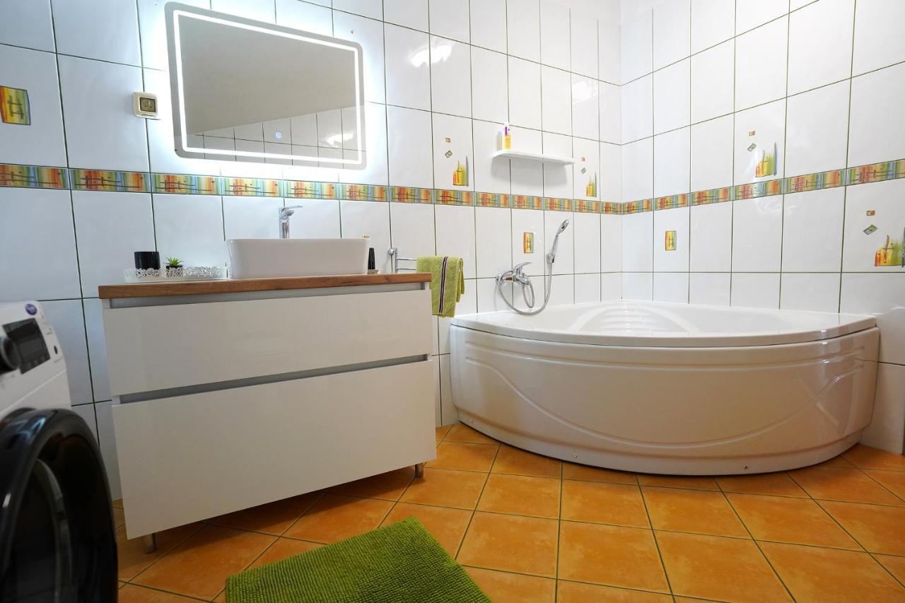 Villa Tago With Heated New Pool Kaštela المظهر الخارجي الصورة